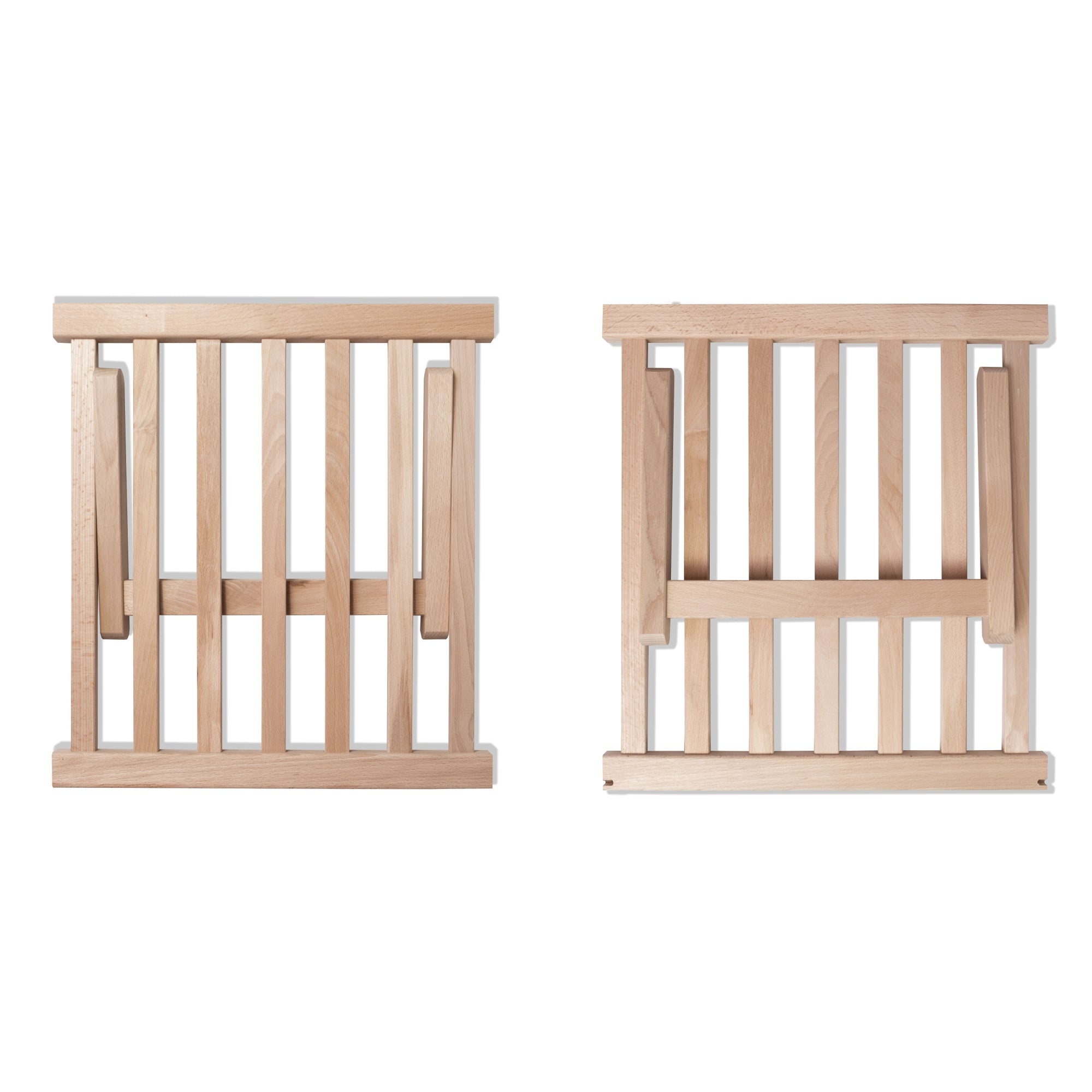 Holzliegestuhl mit Fußhocker aus Holz Blumen und Kakteen