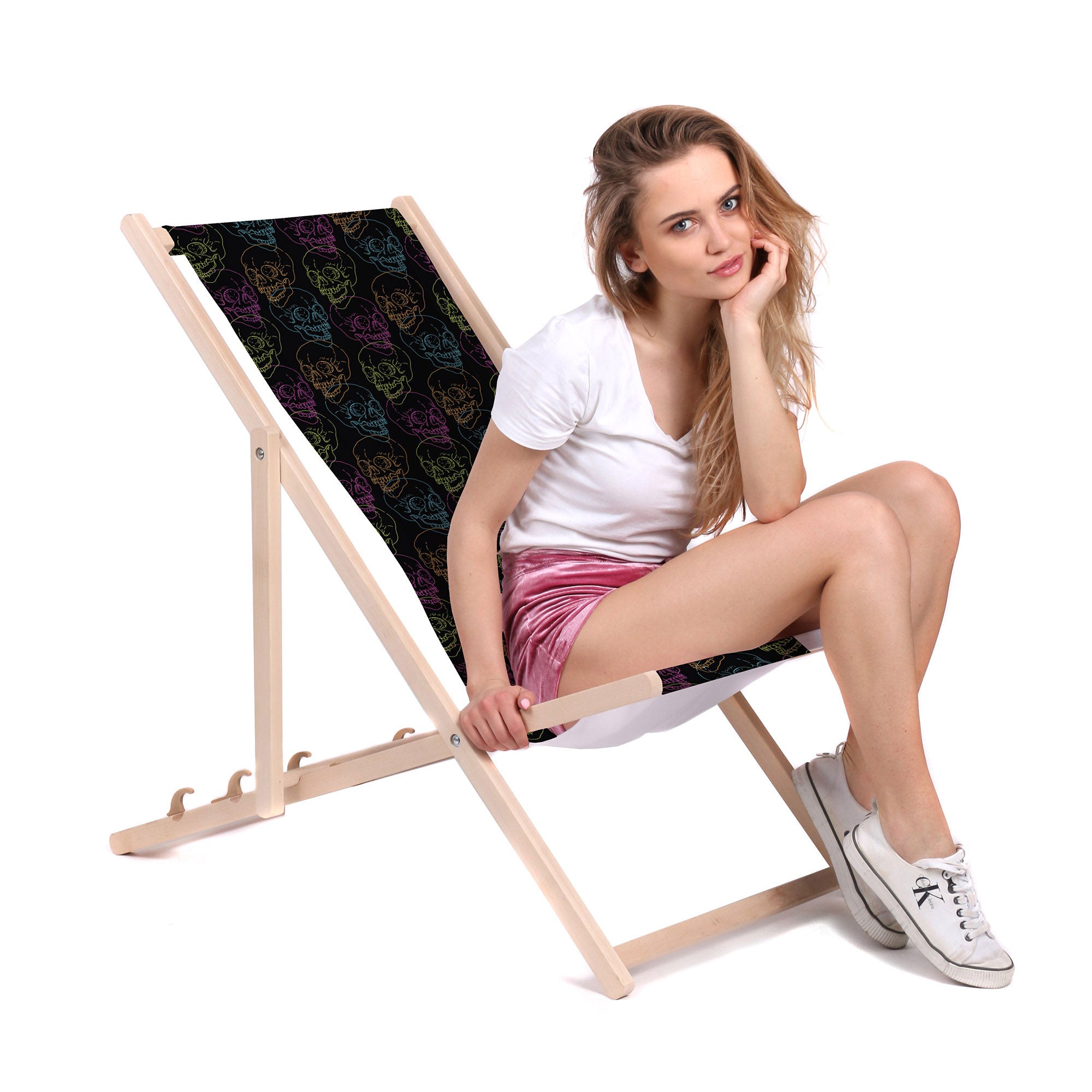 Wooden Deck Chair Black Skull-M