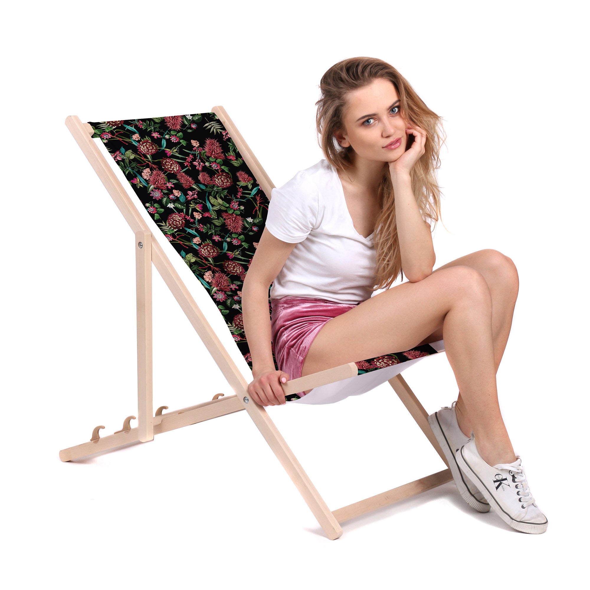 Wooden Deck Chair Dark Jungle Red-M