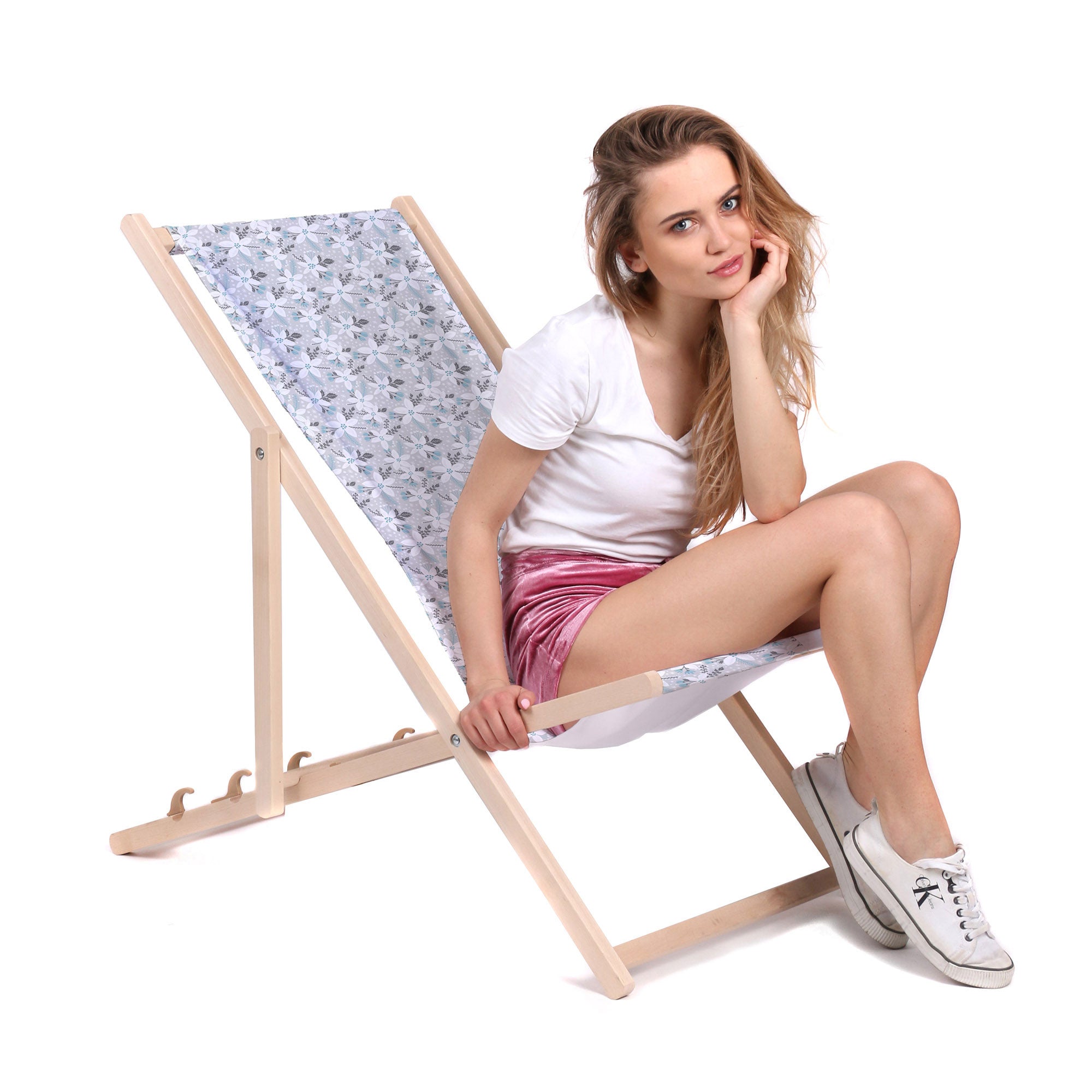 Wooden Deck Chair White Flowers-M