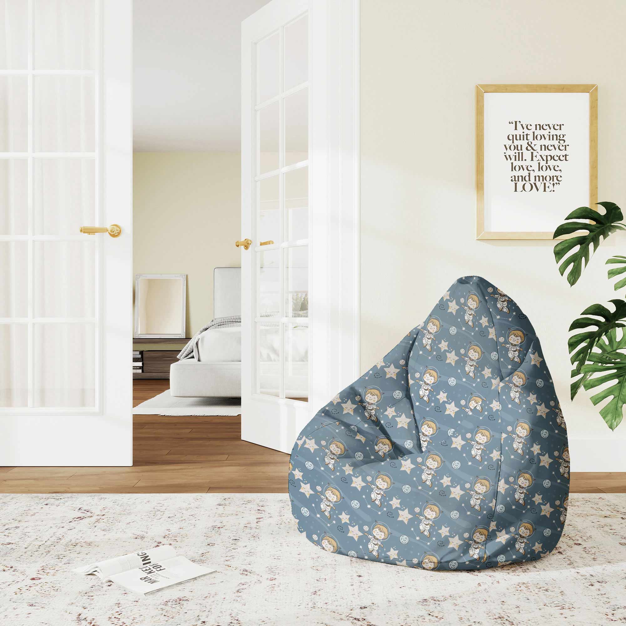 Pearshape Boy in Space-M Velvet Pouf