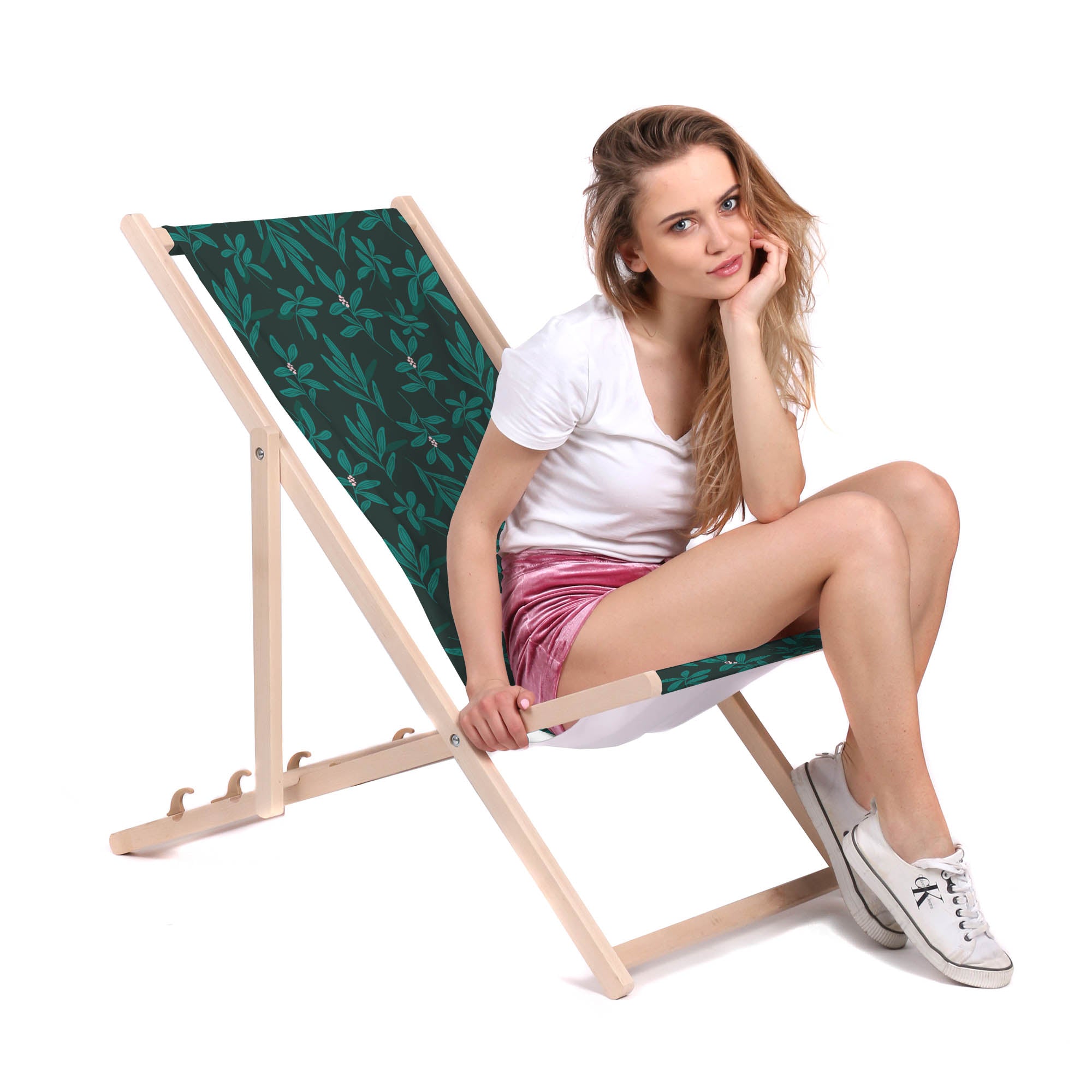 Wooden Deck Chair Deep in the Forest-M