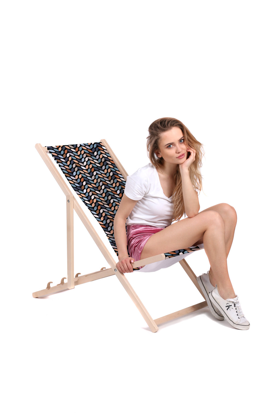 Wooden Deck Chair Retro Black Leaves